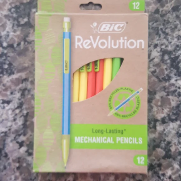 BIC ReVolution Druckbleistift – 0,7 Mm, Mit 3 Minen, Aus Recyceltem Kunststoff, In Verschiedenen Farben